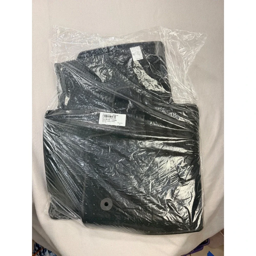 Cadillac SRX 2026 Factory Sealed Carpet Floor Mat 3pc Set Black 85839132 NEW